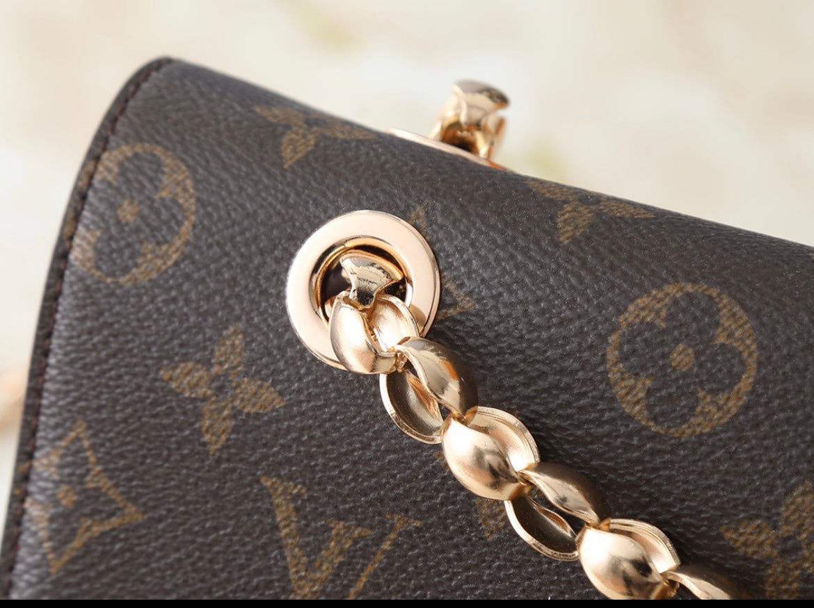 Bordeaux chain bag - Monogram coming soon