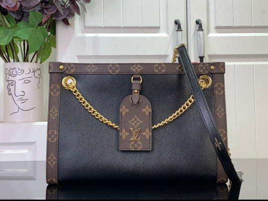 Bolas shoulder bag