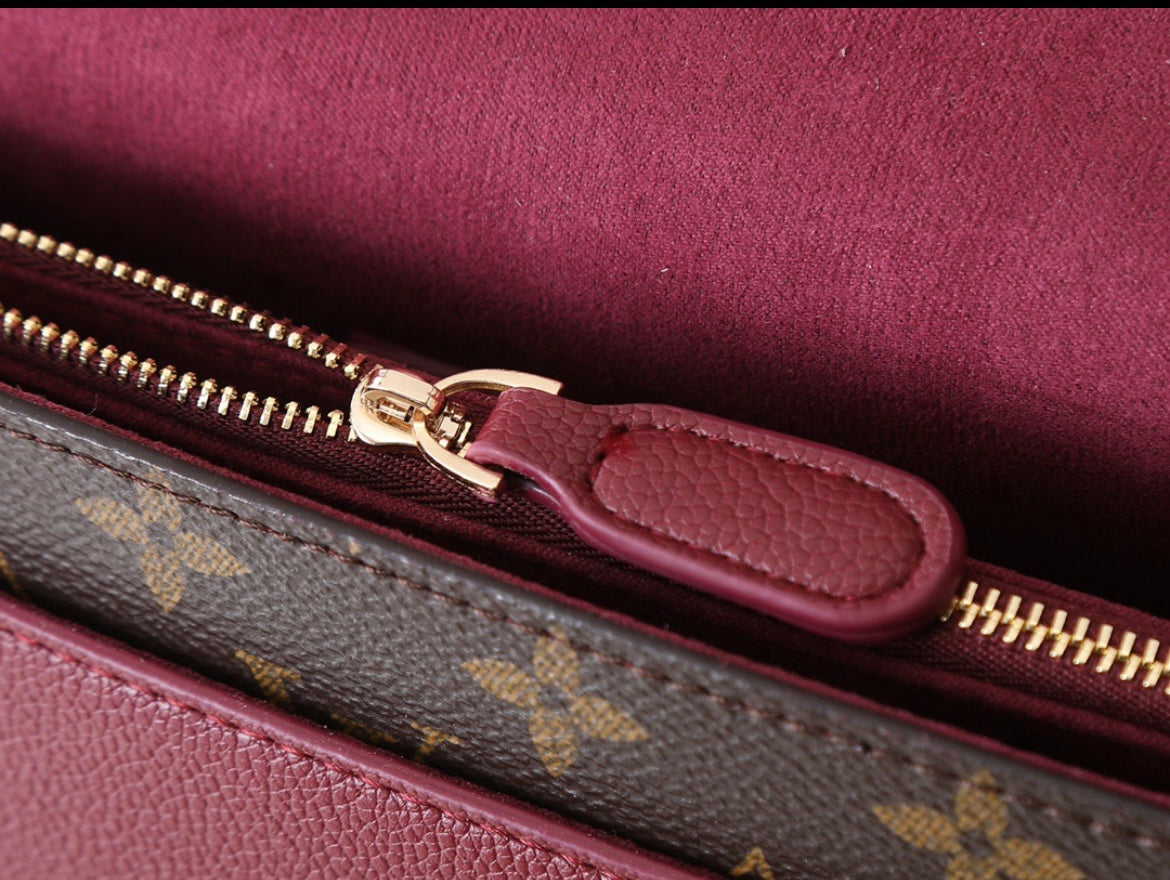 Bordeaux chain bag - Monogram coming soon